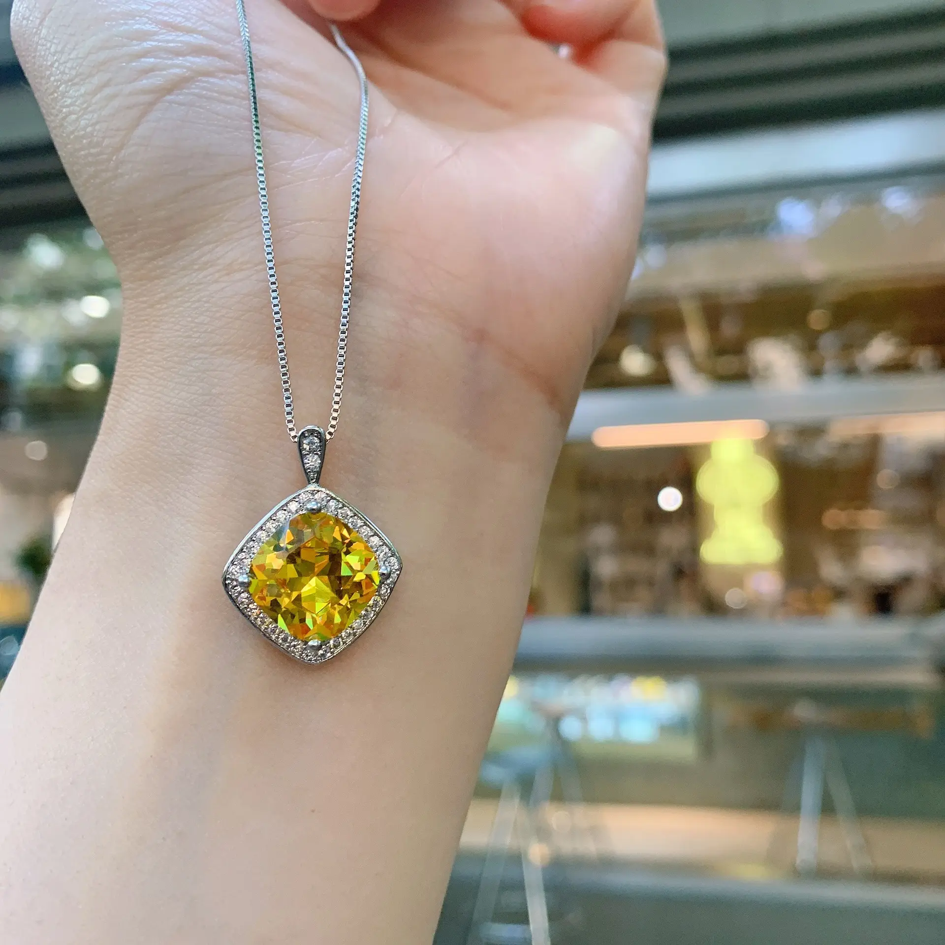 Xiaoqing's new simulation yellow diamond princess square diamond set