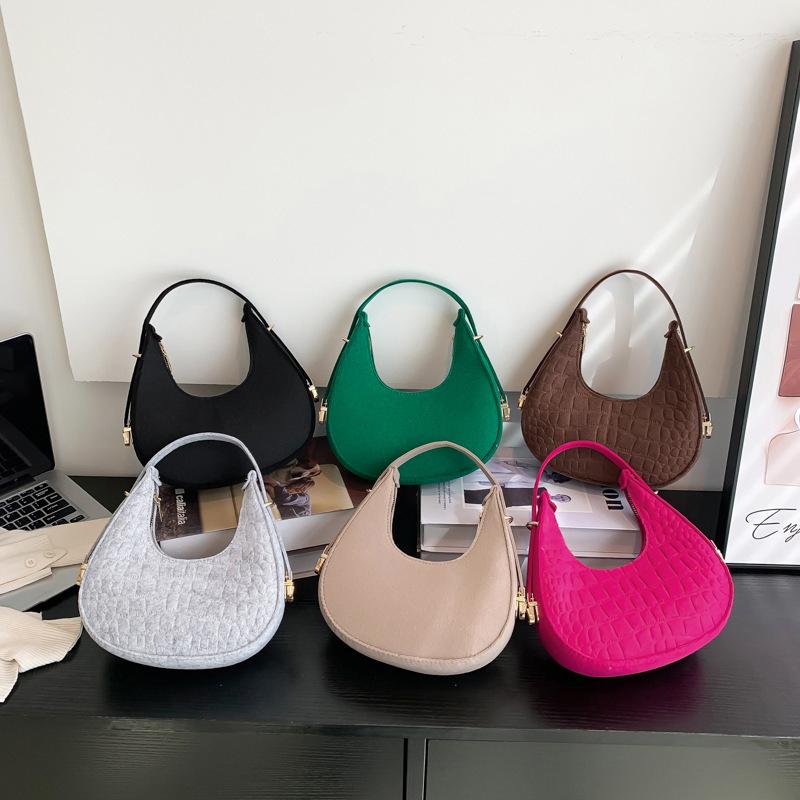 Product Introduction of Fashion Women Bags Armpit Shoulder Bag Small Shoulder Purse Underarm Bags Clutch Women Simple Handbags 10