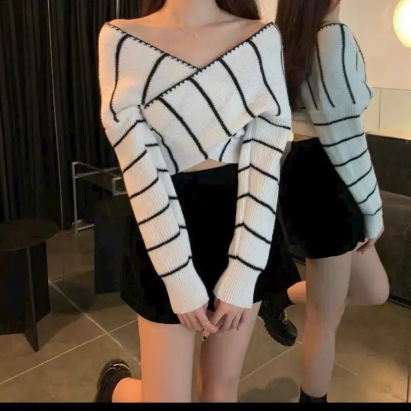 ÁO LEN DÀI TAY SỌC CHÉO VAI (Tiệm Nhà Hà Lan) 1