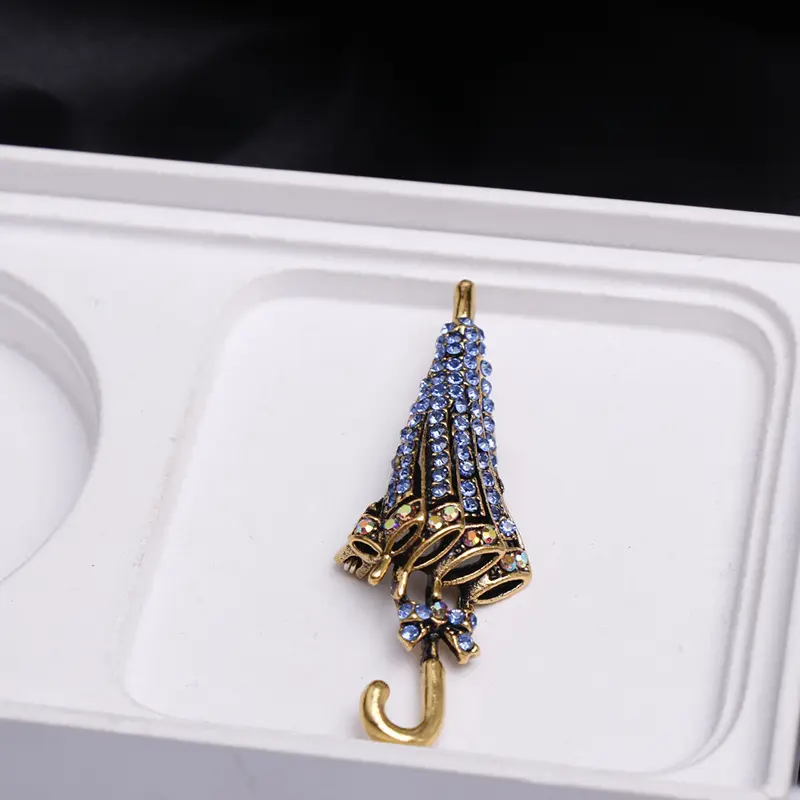 1 Piece Retro Style Rhinestone Umbrella Brooch, Rhinestone Inlaid Fashion Cartoon Cute Clothing Accessories Jewelry