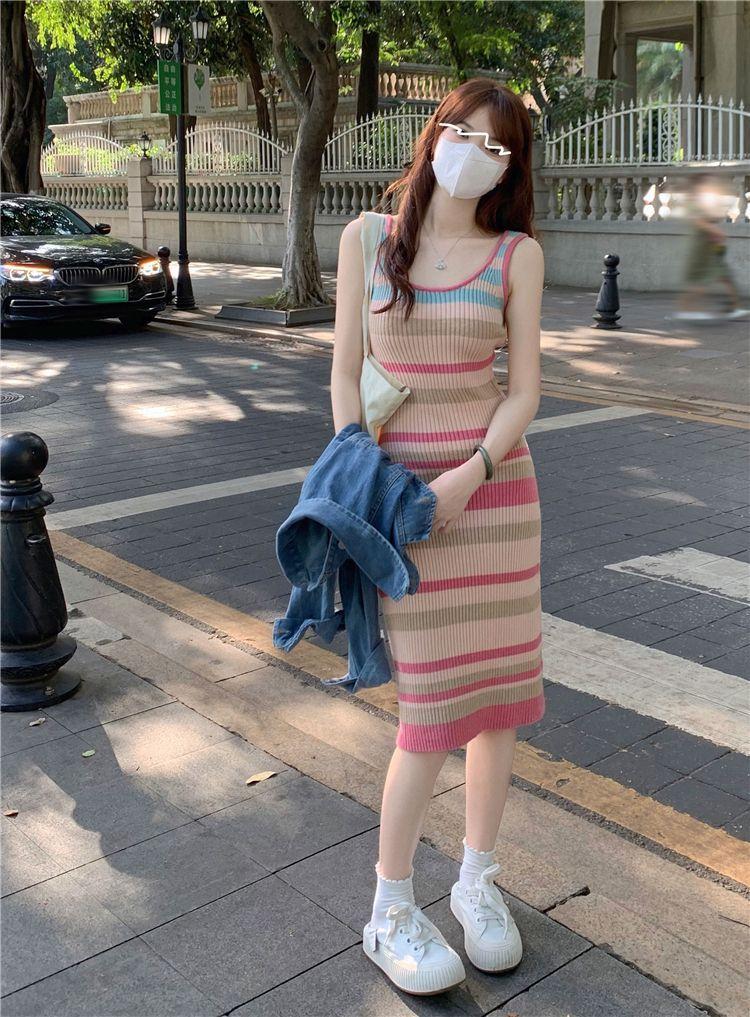 Product Introduction of Váy Hai Dây Dệt Kim, Sọc Dopamine Gradient Phong Cách Hàn Quốc, Hàng Mới Về Mùa Thu, Váy Vest Dài Trung Bình Dành Cho Nữ, Hợp Xu hướng Dress Khuy Women 15