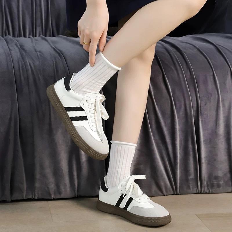  Giày Thể Thao Nữ 2 Vạch Nam Nữ Đế Cao 2cm T724 Mã 4611 Sneaker Shoes Giày Không Tanh Màu Trắng Kem Đen Chất Liệu Da Tổng Hợp Đế Cao Su Phong Cách Thời Trang 