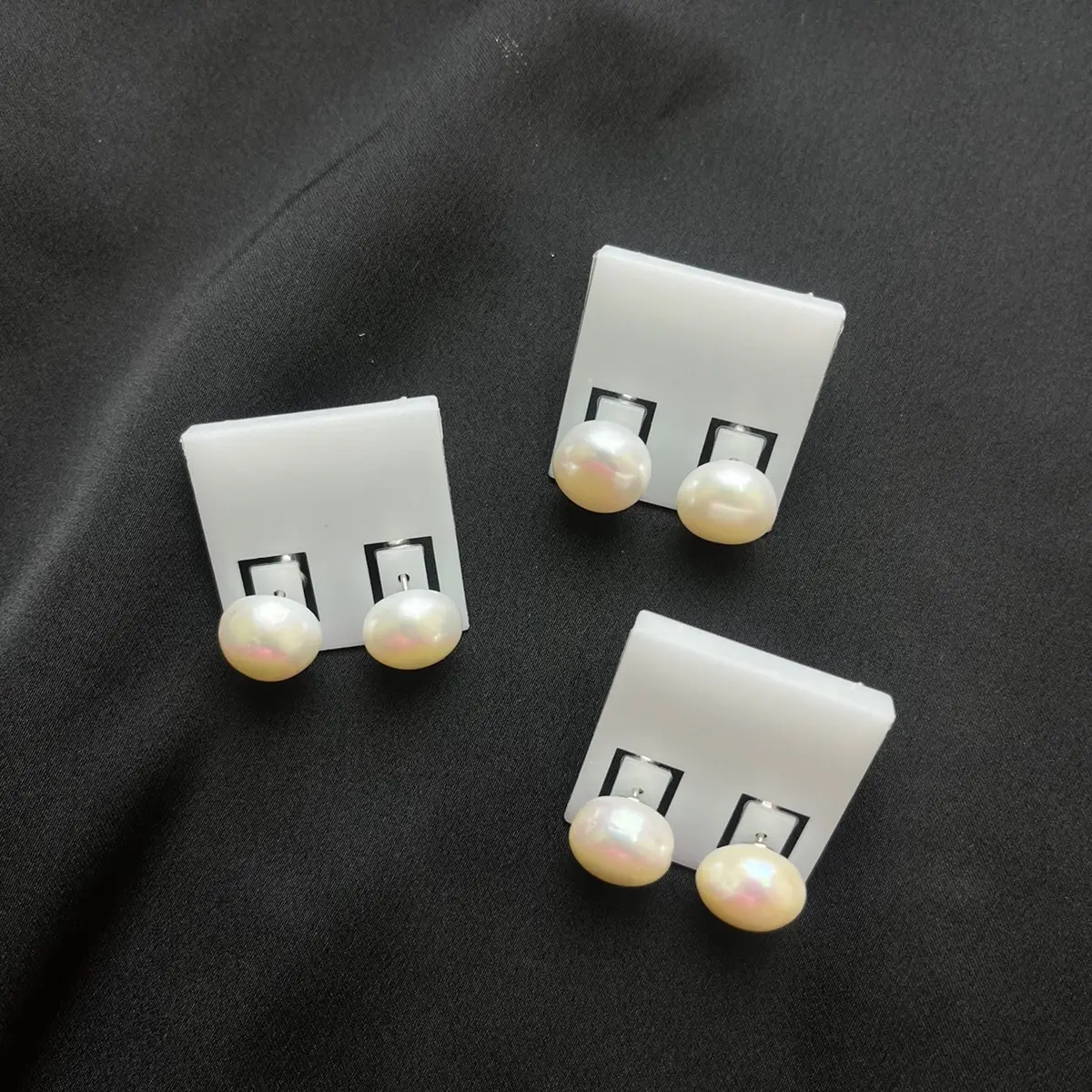 Bông tai nước ngọt size 9mm, độ bóng đẹp có tì vết tự nhiên của ngọc khuyên tai