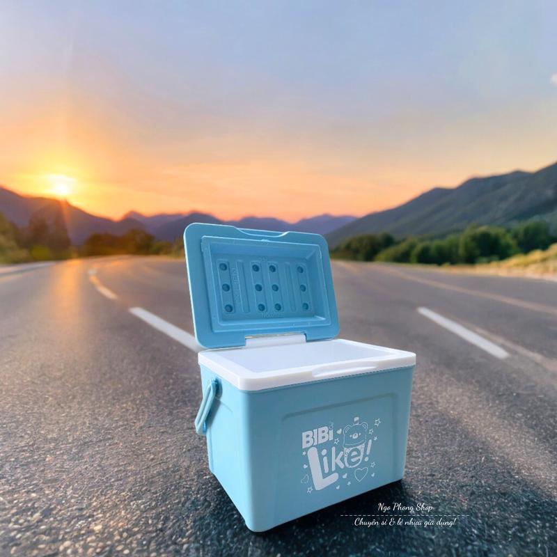 Bình đá vuông mini 1.5L BIBI Tý Liên 0895. Kích thước nhỏ gọn, tay cầm chắc chắn. Giữ lạnh lâu. thùng đá  vuông thùng đá  vuông