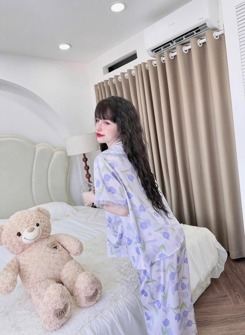 Product Introduction of Bộ Pijama Lụa Latin Tay Ngắn Quần Dài Phối Ren ( Freesize 40-70kg ) 44
