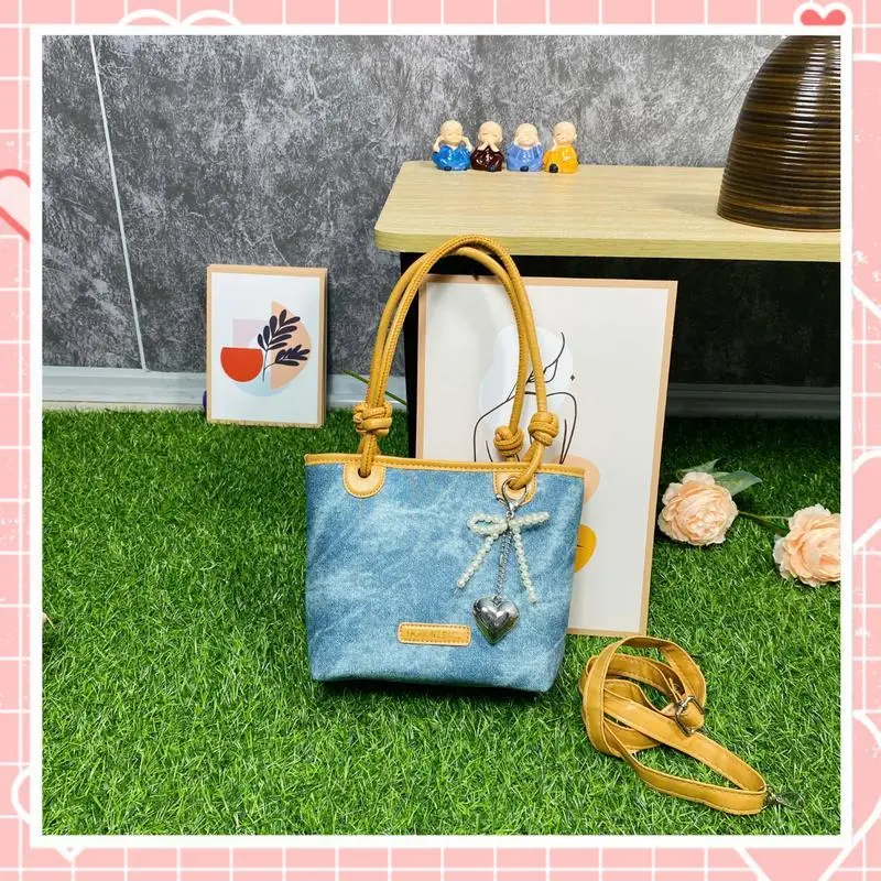 Túi xách nữ đeo chéo thời trang dự tiệc móc khóa trái tim sang chảnh K222 tui x Bag tui  qc 3