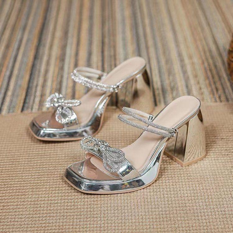 Giày Cao Gót Thanh Lịch, Thiết Kế Thắt Nơ Và Kim Cương Giả, Phong Cách Thanh Lịch, Hai Lớp, Đế Chống Thấm Nước, Gót Khối, Thích Hợp Cho Mùa Hè Nữ Sandal DéP Shoes Đồng 2