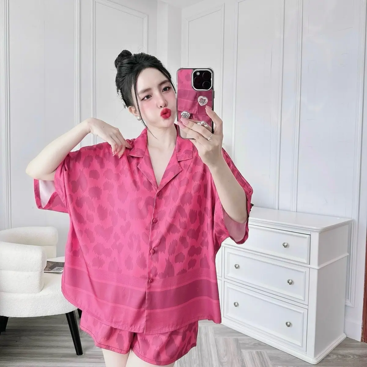 Đồ bộ đùi cánh dơi lụa Latin - size dưới 68kg  Nữ  Women