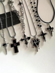 Collar con colgante de cruz y corazón estilo gótico Y2K, Joyería de moda para fiestas, decoración diaria de ropa, Joyería comodín y exquisita para regalo de cumpleaños, Collar temático de Halloween, Regalo para ella