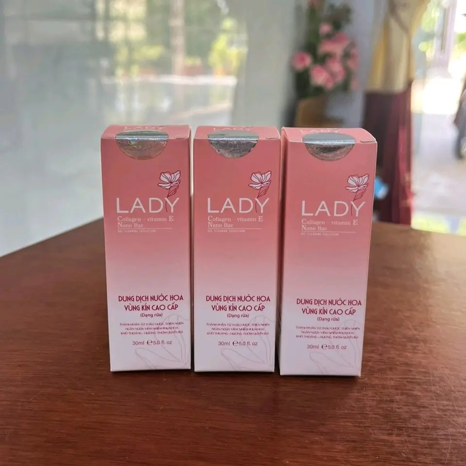 Dung Dịch Vệ Sinh Lady Hồng Tâm Chai Nhỏ ( Mua 2 chai tặng 1 chai )