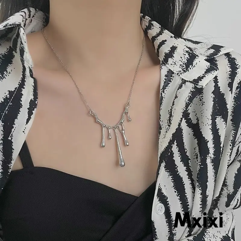 [Mxixi] Kalung Wanita Bahan Perak Bentuk Tetes Air dan Lava Desain Kecil Populer Gaya Hip Hop Bisa Digunakan Sebagai Kalung Sweater Z144