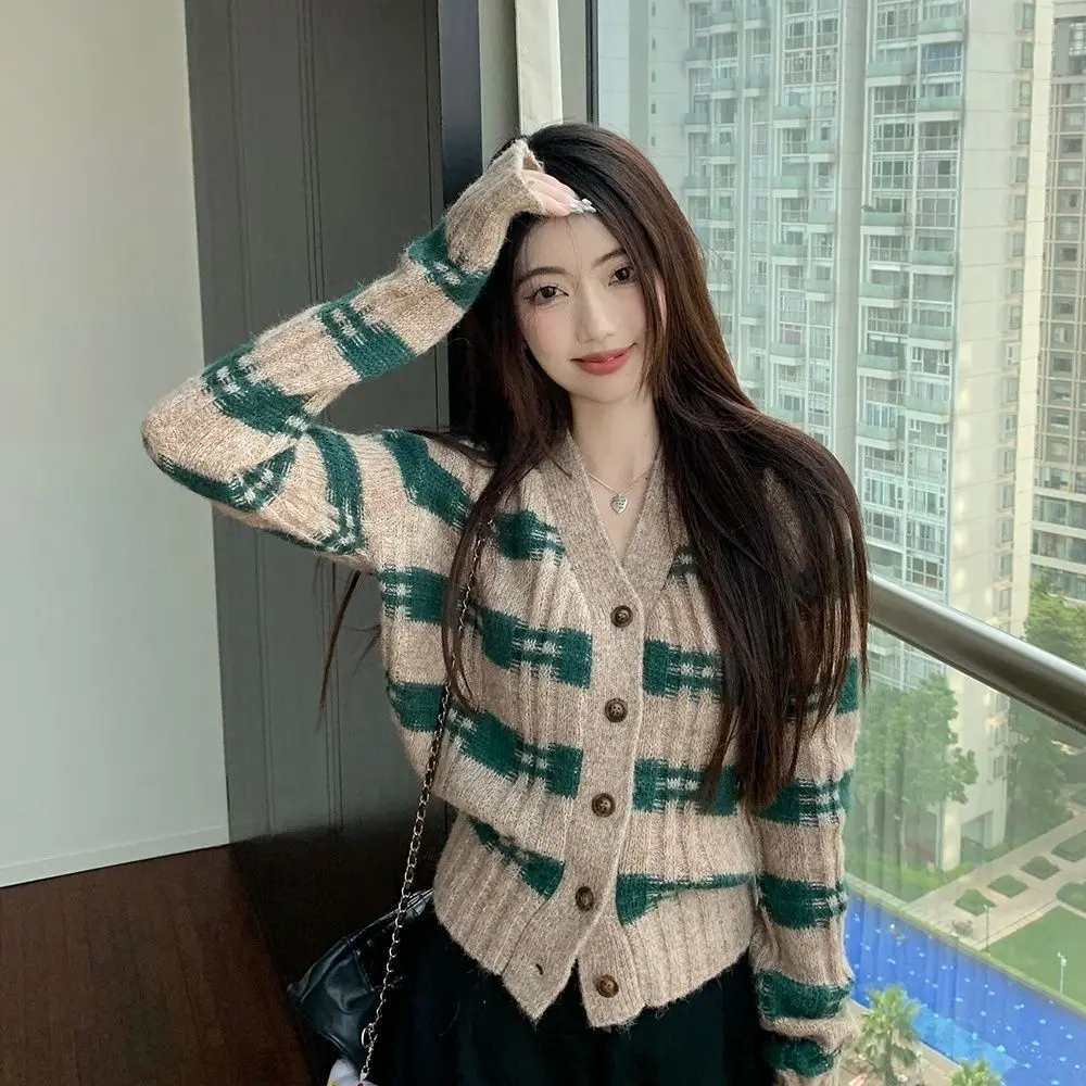 Áo Khoác Len Cardigan Dệt Kim Sọc Cổ Chữ V, Thoải Mái Và Cổ Điển, Mềm Mại Và Nếp, Dành Cho Nữ, Thích Hợp Cho Mùa Thu Và Mùa Đông, Thiết Kế Đẹp, Áo Ngắn Độc Đáo Top Women