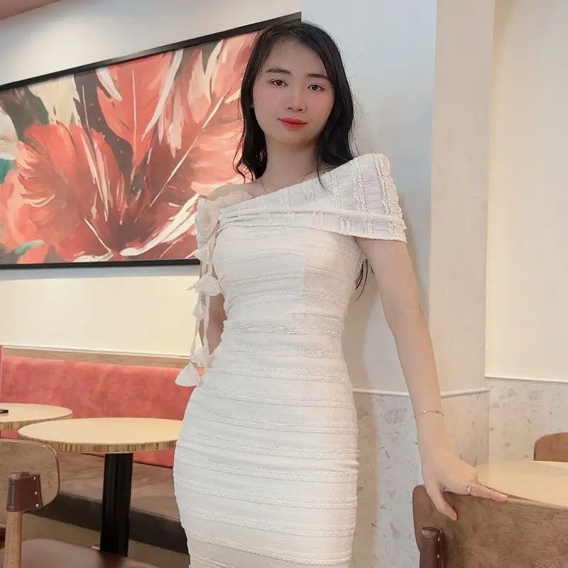 ￼Đầm Ren Body Bệt Vai Phối Nơ -  Dress 2