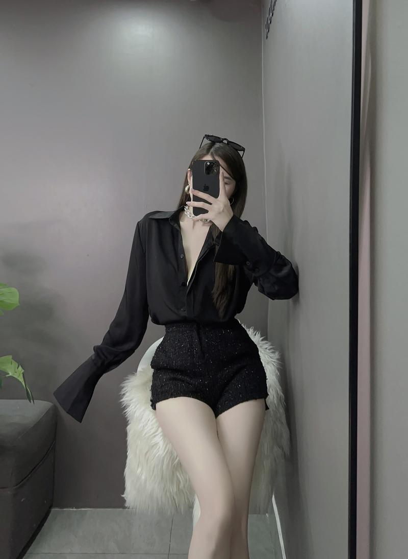 Product Introduction of Socomo Áo somi nữ lụa kiểu dáng tay loe A62024 Nữ Top Women Shirt Đen Kem 22