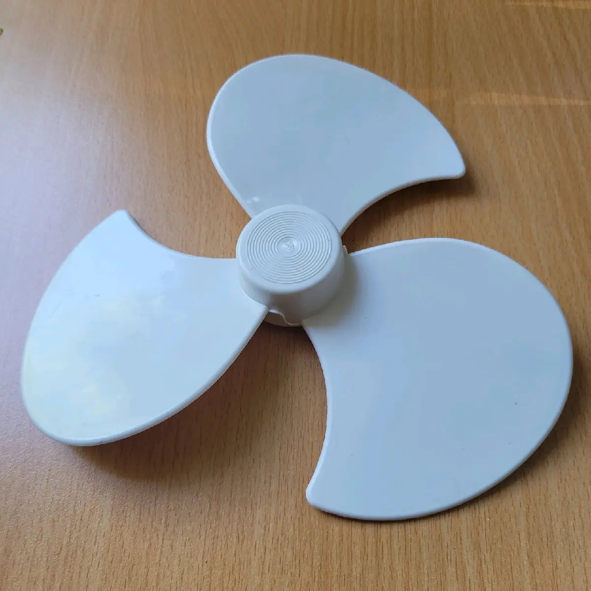 Cánh quạt B2 Đường kính 20cm lỗ trục 6mm