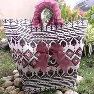 1 lusin (isi 12 pcs ) Tas hajatan motif batik cantik UK box nasi 22x22
