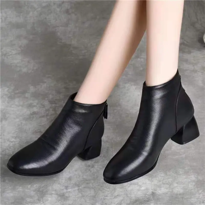 Bốt Cao Đến Mắt Cá Chân Cho Nữ, Hàng Mới Về, Giày Bông, Giày Cao Gót, Giày Cho Mẹ, Gót Trung Bình Giày Da, Chống Trượt, Ấm Áp, Thích Hợp Cho Phụ Nữ Vào Mùa Lò Xo Và Mùa Thu, Làm Bằng Da 5