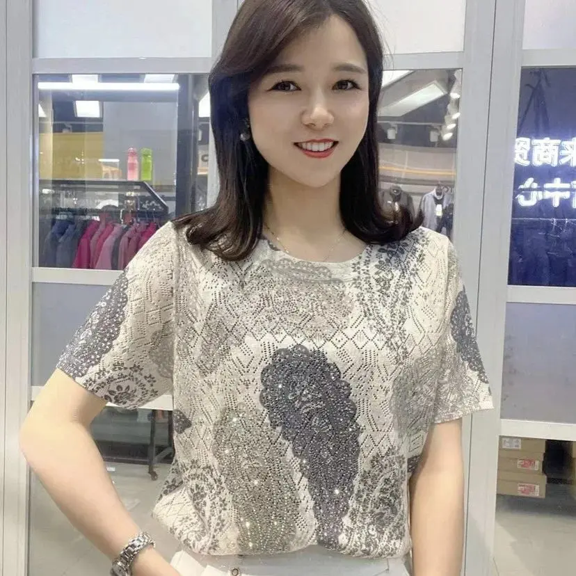 Áo Thun Dành Cho Mẹ, Chất Lượng Cao Cấp, Dáng Rộng Và Ôm, Đính Đá Chạm Khắc Chịu Lực, Thường Ngày Và Dễ Phối Đồ Hàng Mới Về Mùa Hè, Áo Sơ Mi Tinh Tế
