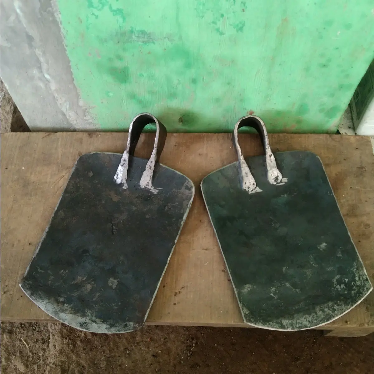 cangkul / pacul capit asli baja tempa anti lengket