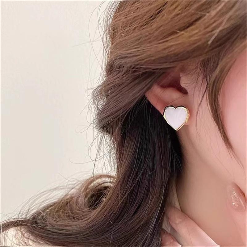 Product Introduction of S925 Silver Needle New Niche Design Heart-shaped Earrings Elegant All-match Small Fresh Earrings Earrings 19