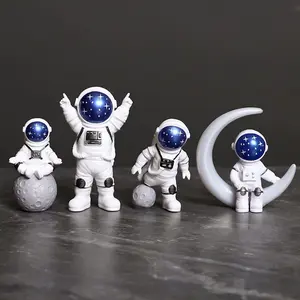 3 Set Asli Pasukan Langsung Astronot Boneka Astronaut Patung Ornamen Hadiah Mainan Meja Desktop Display Stand Meja Dekorasi Aksesories Buah Pajangan Plastik