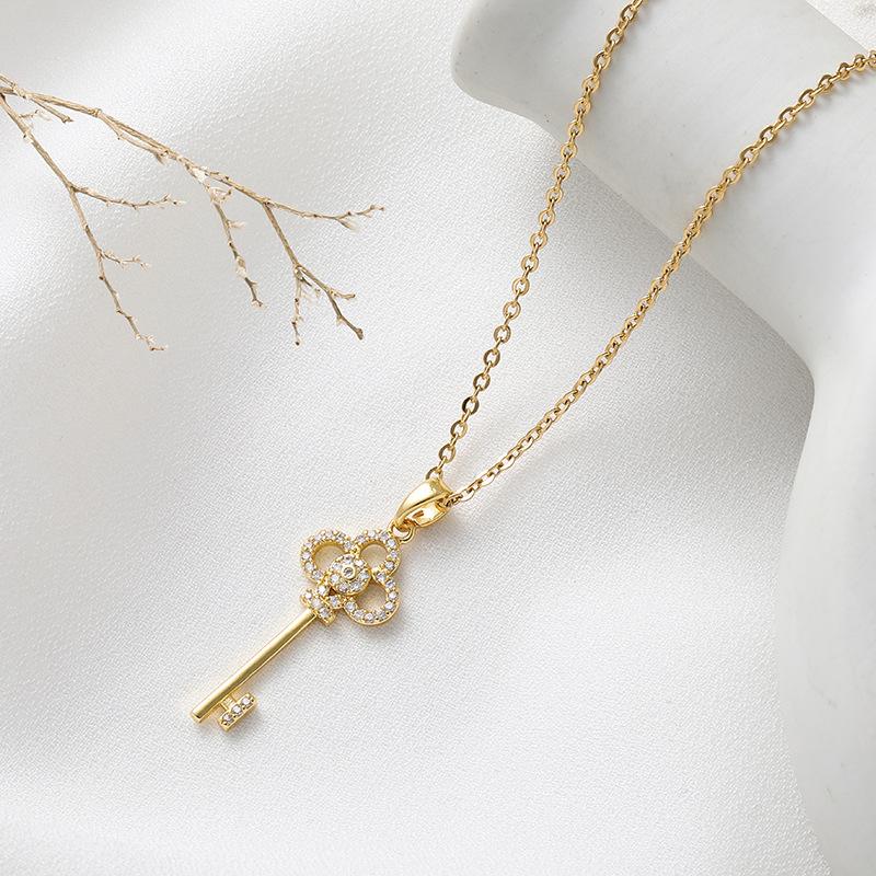 Product Introduction of 2024 new key titanium steel necklace for women affordable luxury style hot sale necklace 3