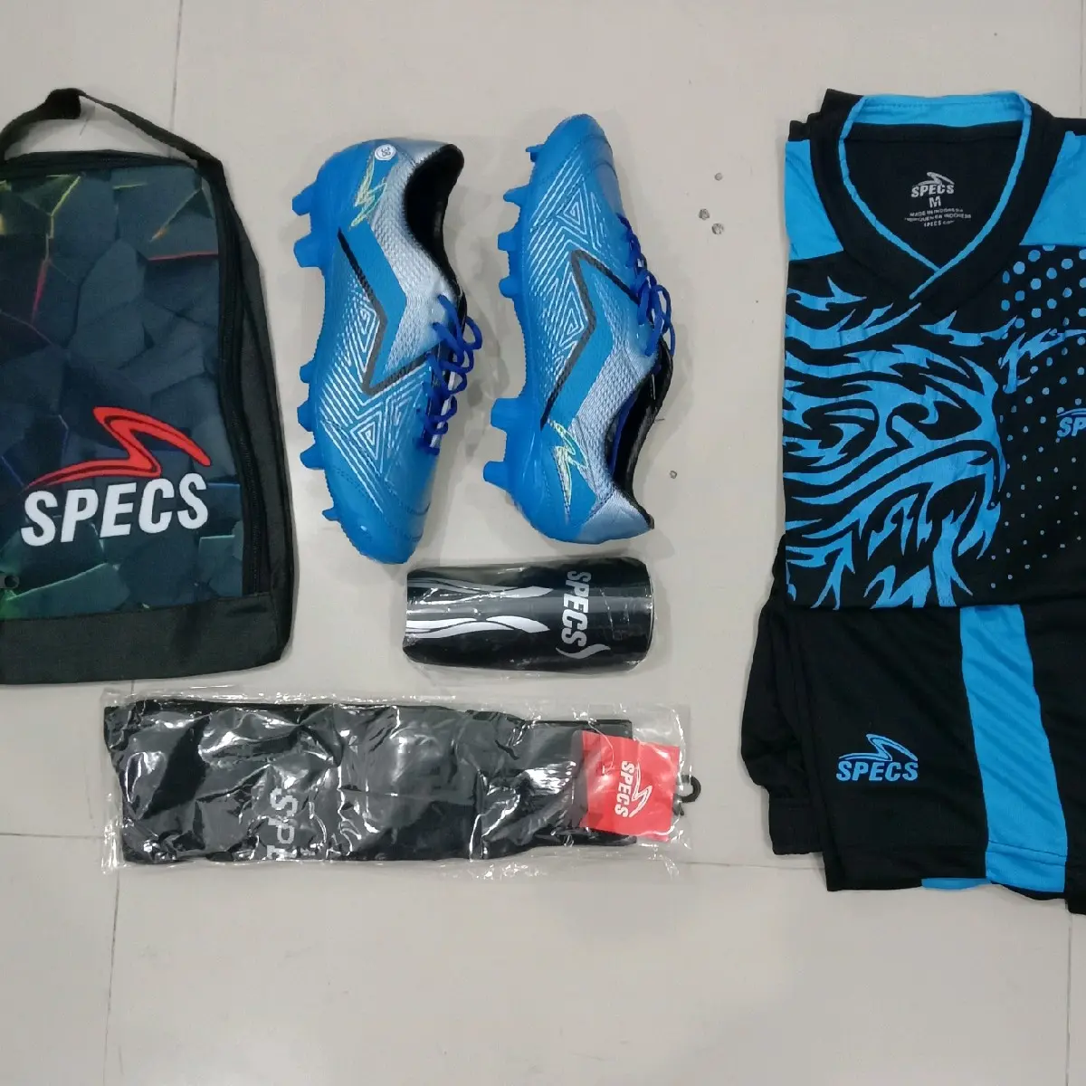 Sepatu bola specs iluzzion/sepatu sepakbola Boots