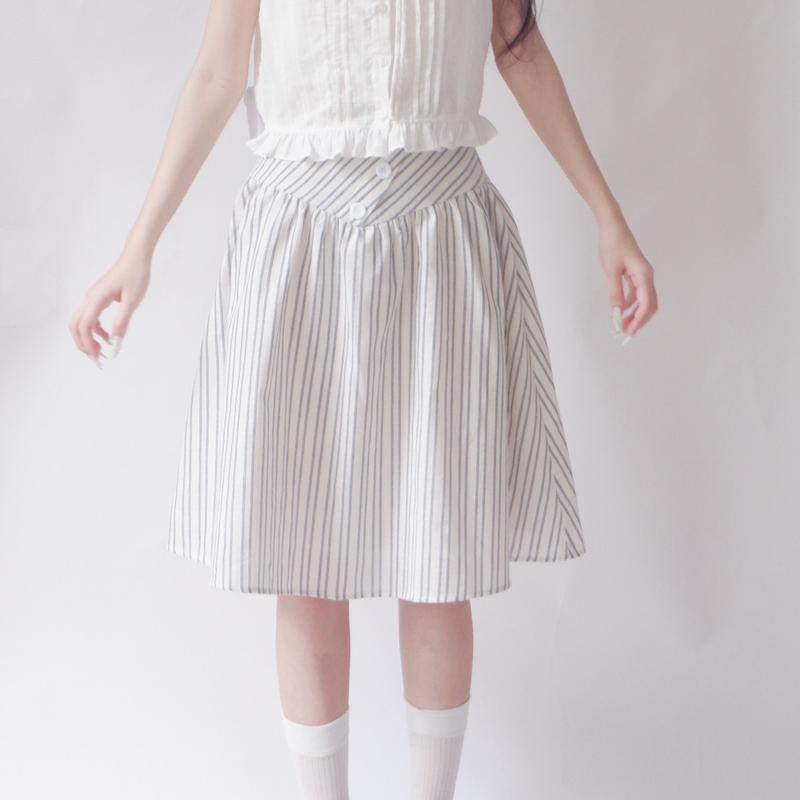 Chân váy Sun Ah sọc cách điệu - Eighteen Again