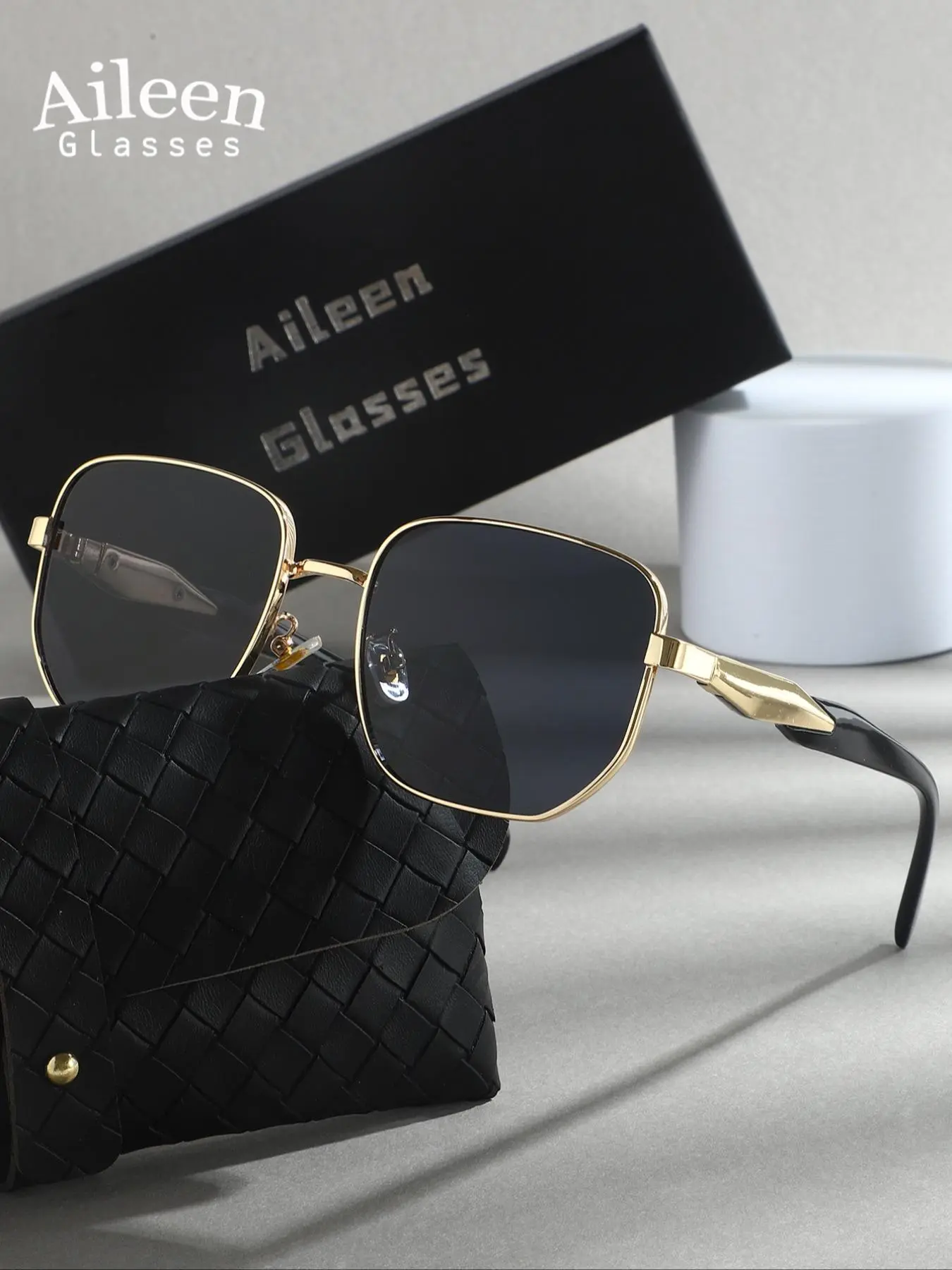 Unisex Vintage Square Frame Sunglasses, Trendy Casual Ombre Sunglasses for Travel Use, Fashion Accessories for Outdoor Activities