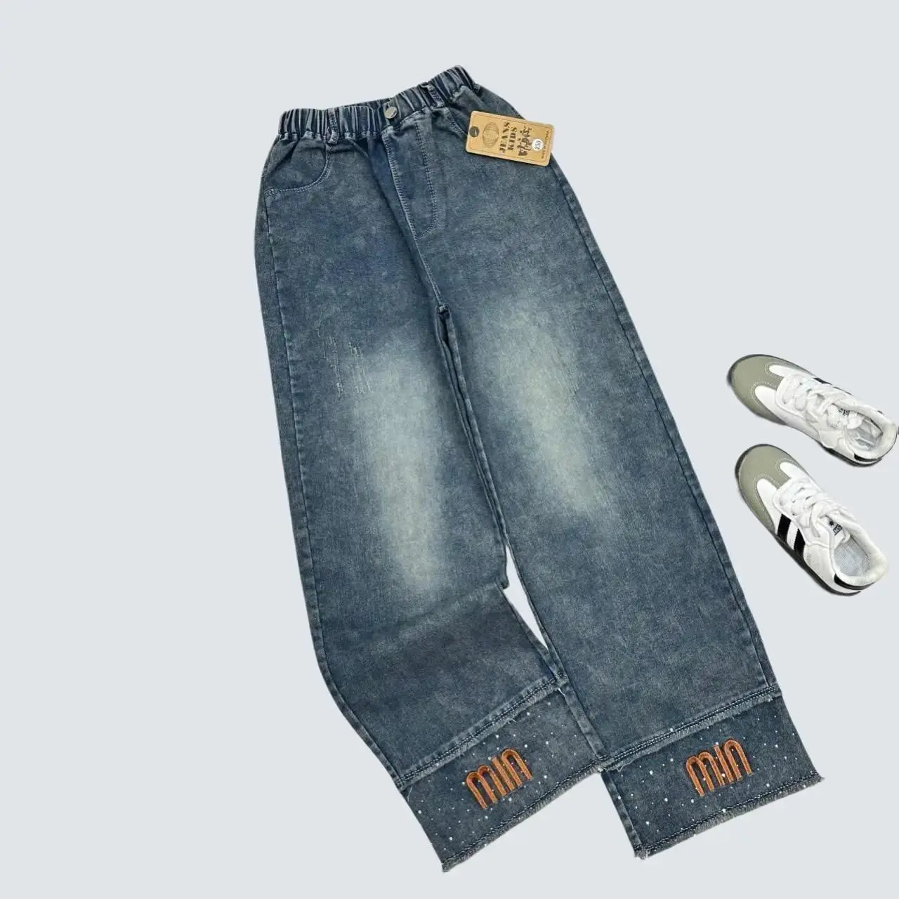 A31- quần jean dang xuông thêu hinh chu gập  gấu cho bé gái có size từ 20-60kg dài quần 70-94cm