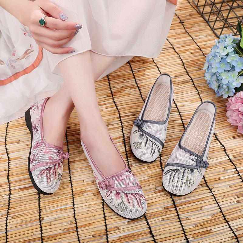  Giày Vải Bắc Kinh Cũ Dành Cho Phụ Nữ Thời Trang Thoáng Khí Dép Giày Lưới khoét lỗ Dệt Cắt Nông Thích Hợp Cho Mùa Hè Giày Vải Cho Mẹ 