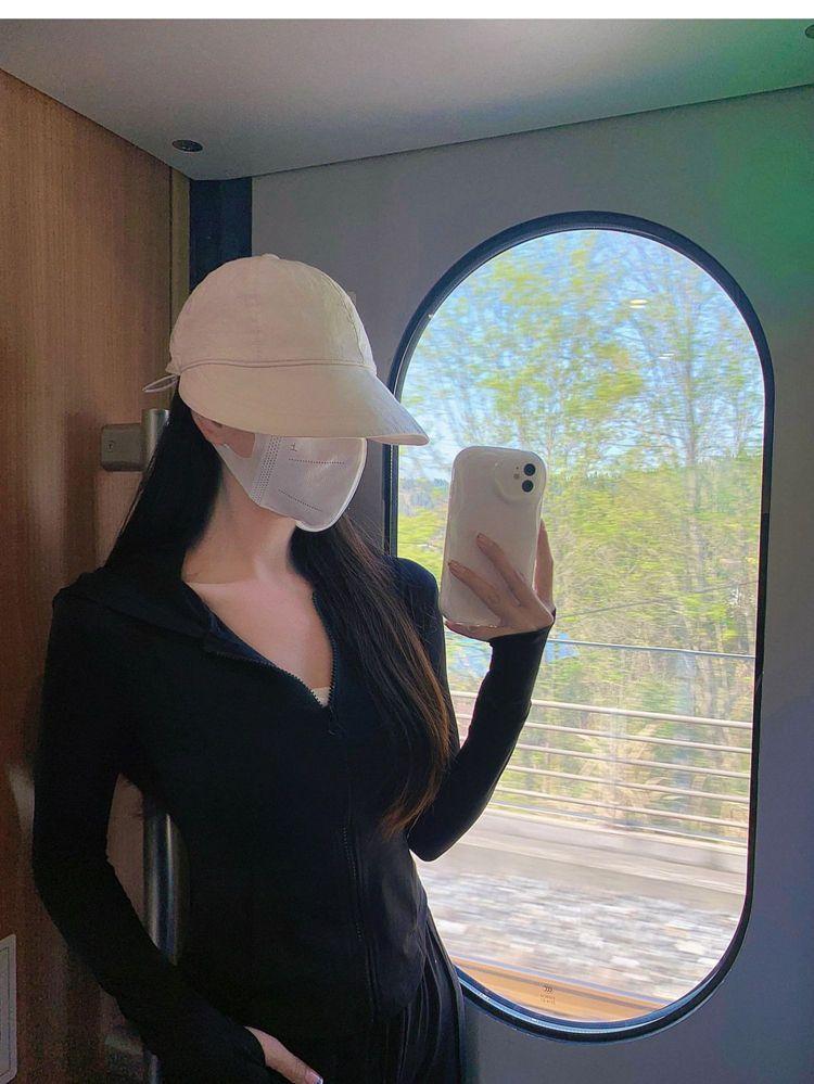 Product Introduction of 2025 New Ice Silk Sunscreen Clothes for Women, slim fit, waist cinching, small stature, slimming, UV resistant, breathable, thin jacket, fashionable and versatile 26