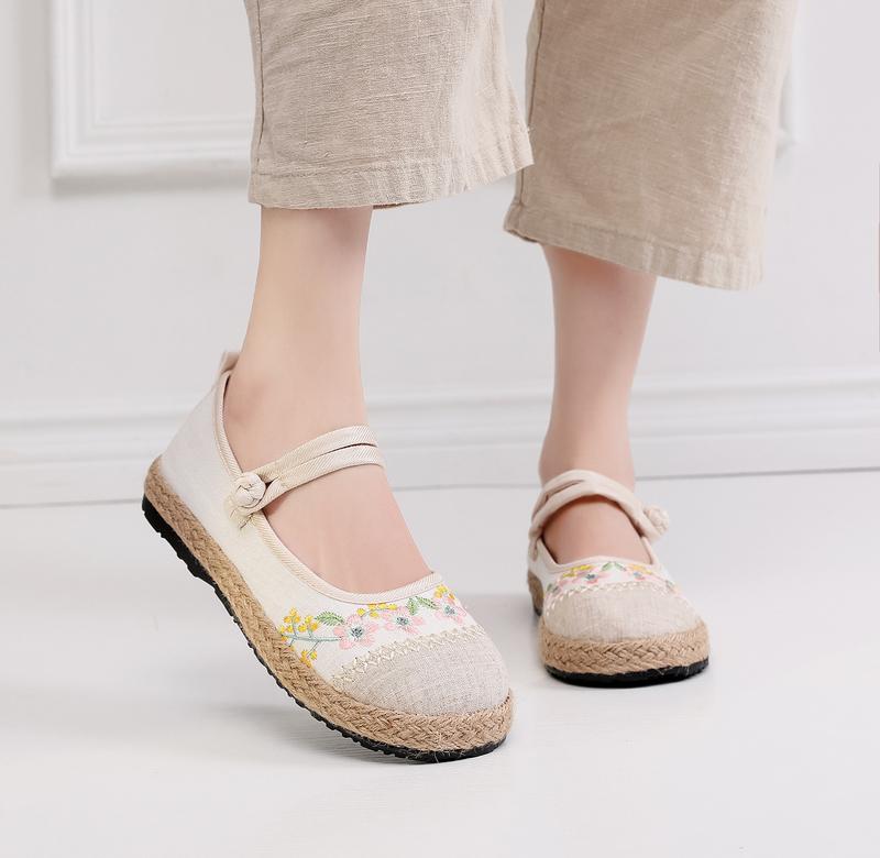 Product Introduction of 2025 Summer New Beijing Traditional Embroidered Shoes Women's Embroidered Linen Cloth Shoes Ethnic Style Shallow Mouth Embroidered Shoes 1