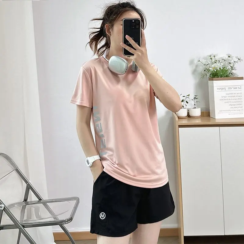Bộ Đồ Thể Thao, Ngoại Cỡ, Dáng Rộng Rãi Và Mỏng, Hàng Mới Về Mùa Hè, Dành Cho Phụ Nữ, Thoáng Khí Và Nhanh Khô, Thích Hợp Chạy Bộ, Áo Phông Ngắn Tay Và Quần Đùi, Bộ Hai Mảnh 1