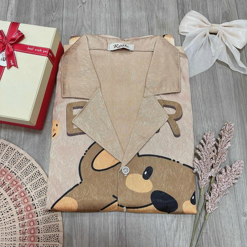 Product Introduction of Đồ Bộ Pijama Lửng Lụa Xước Hình Gấu Và Cô Gái Mau Mới 6 Màu Sắc Tay Ngắn Freesize 40-58Kg &Bigsize 60-75Kg Women 5