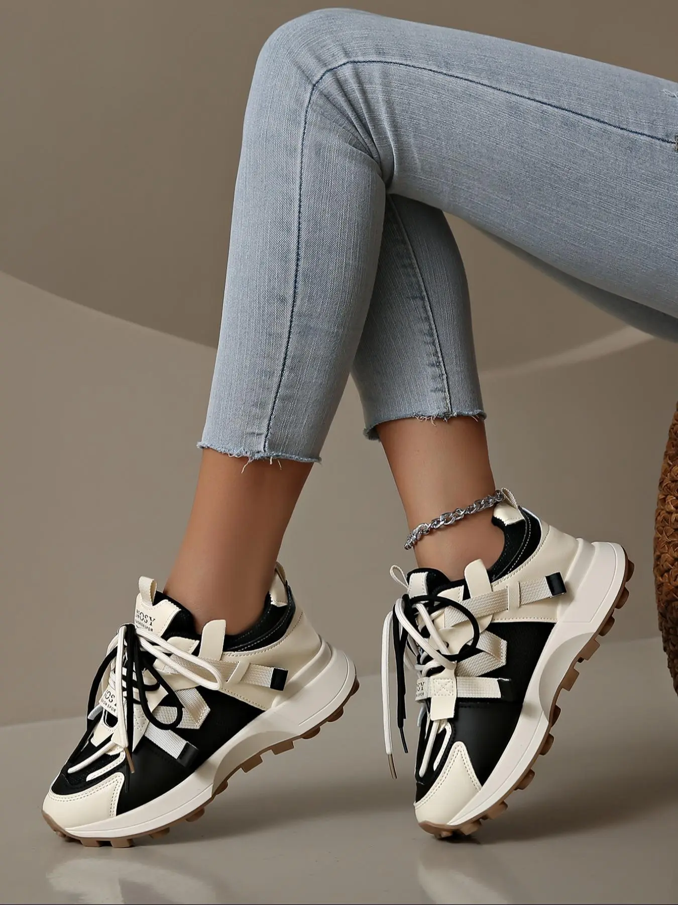 Women's Fashionable Lace Up Platform Sneakers, Casual Comfortable Breathable Sports Shoes, Trendy All-match Round Toe Chunky Sneakers for Daily Life,  Designer Shoes