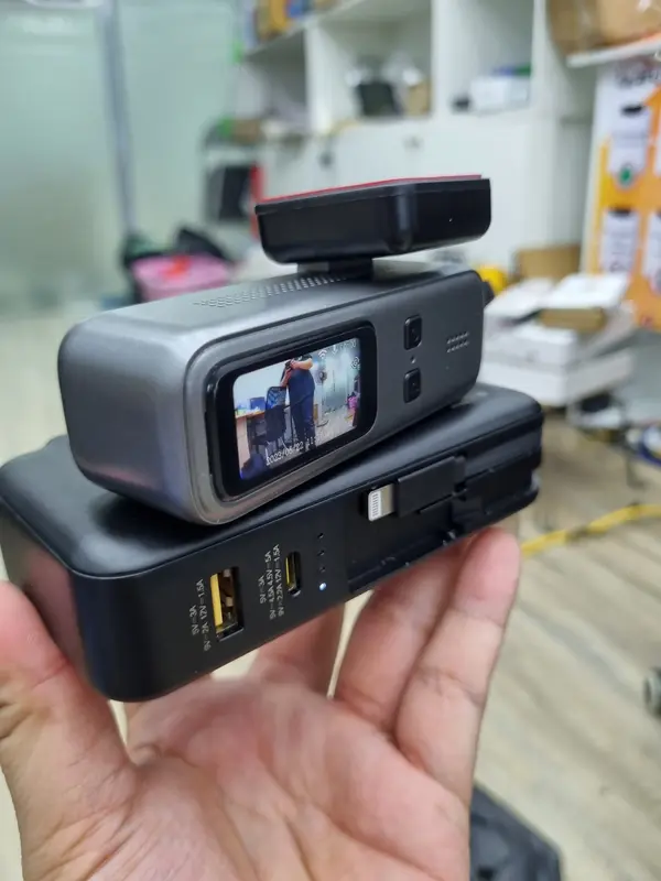 Camera hành trình OLED Q6 3