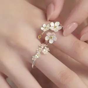 Cincin Vintage Iris - Desain Bunga Mutiara & Zircon, Cincin Titanium Mewah dengan Sentuhan Korea yang Elegan
