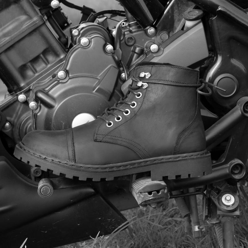  Giày Combat Boots 058 Full Black Giày da bò sáp đen,khâu đế phong cách mạnh mẽ trưởng thành - Bảo hành 1 năm 