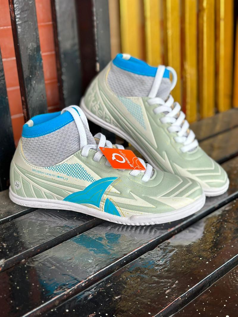 Product Introduction of COD SEPATU FUTSAL PRIA DEWASA ORTSOF WHITE//FUL 18
