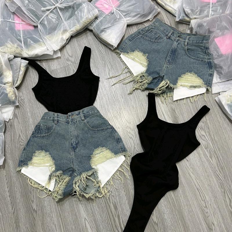 Áo body suit lưng u quần jean rách - TikTok Shop Vietnam
