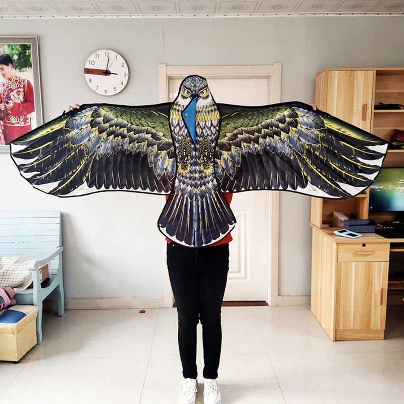 Layang-Layang Bentuk Burung Elang Ukuran 1.2M/1.7M Warna Untuk Acak Outdoor 3