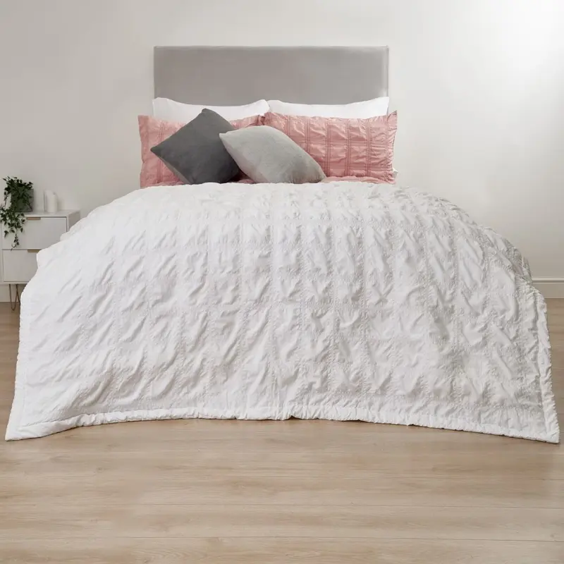 Sienna Seersucker Bedspread Throw - White 3