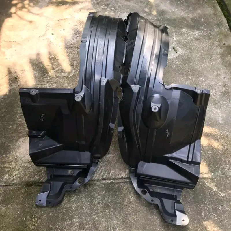 liner fender depan mobil Toyota Fortuner Hilux Revo bagian depan kiri kanan