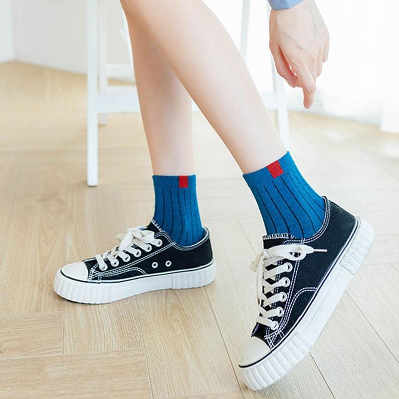 Product Introduction of Fashion Autumn and Winter Cloth Label Couple Socks Sports Socks Solid Color Cotton Socks 12