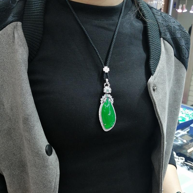 Product Introduction of Inlaid agate chalcedony necklace pendant high ice jade chalcedony willow leaf necklace agate jade jewelry High-end Chinese jewelry 6