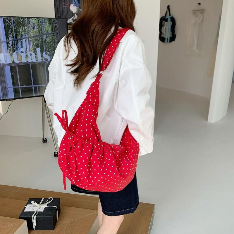 Ngọt ngào Phong cách Hàn Quốc Túi đeo chéo bằng nylon chấm bi Phong cách Ballet Nhẹ Túi đeo vai xếp ly Dung lượng lớn Đã in Túi đựng bánh bao bằng vải canvas Mua sắm