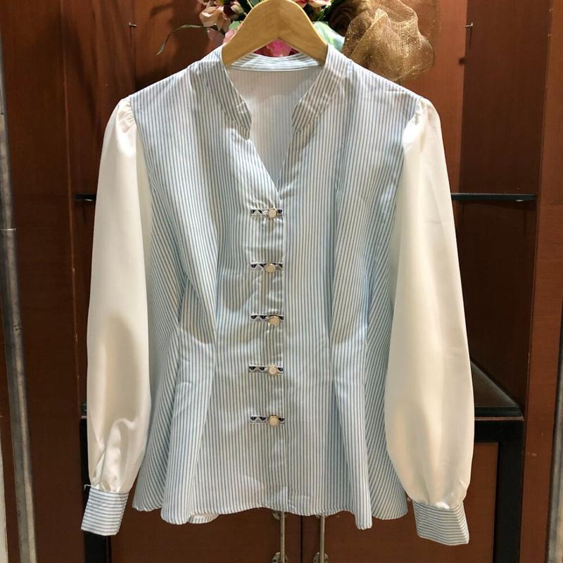 FADFAD Blus V-neck baru yang elegan dan bergaya - Shop | Tokopedia