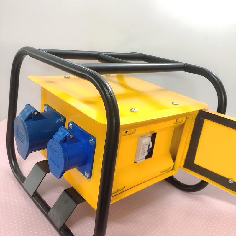 Hộp điện công nghiệp Cb chống giật 5sao tủ vàng có gắn CB cầu dao chống giật cao cấp