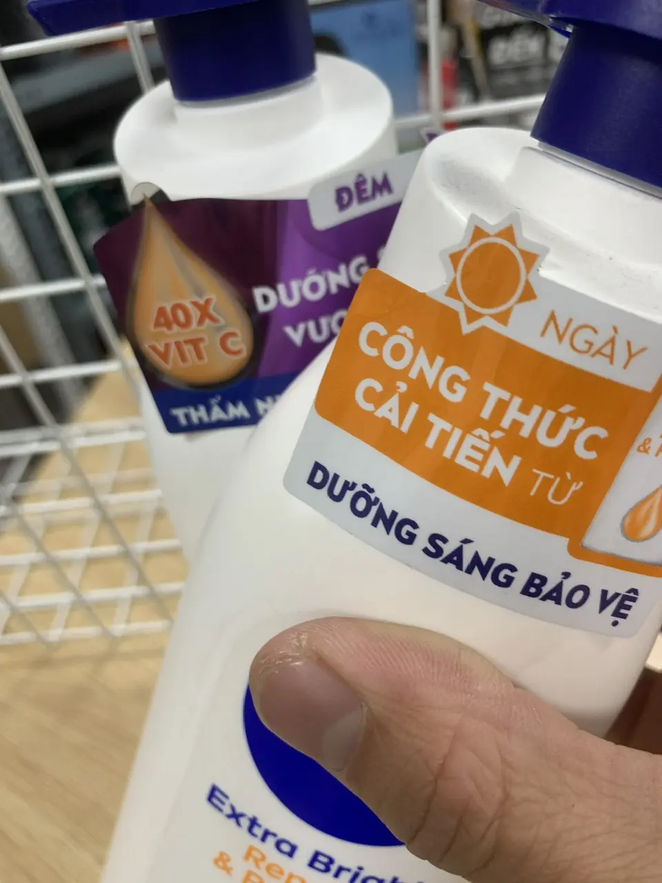 Sữa Dưỡng Thể NIVIA 8 Super Foods Ngày Và Đêm Dưỡng Sáng Da Extra Bright 350ML | Sữa Dưỡng Thể Trắng Da Không Nuôi Lông